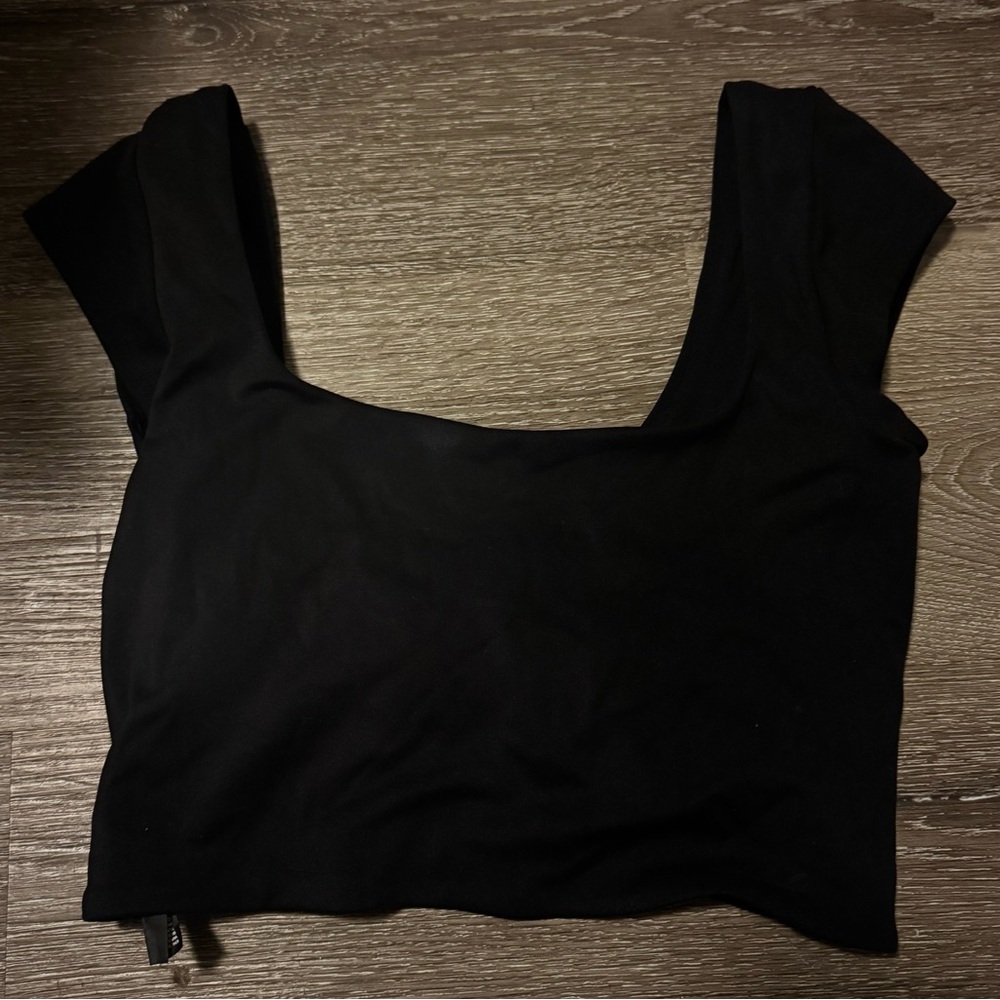Alphalete black crop top cross back